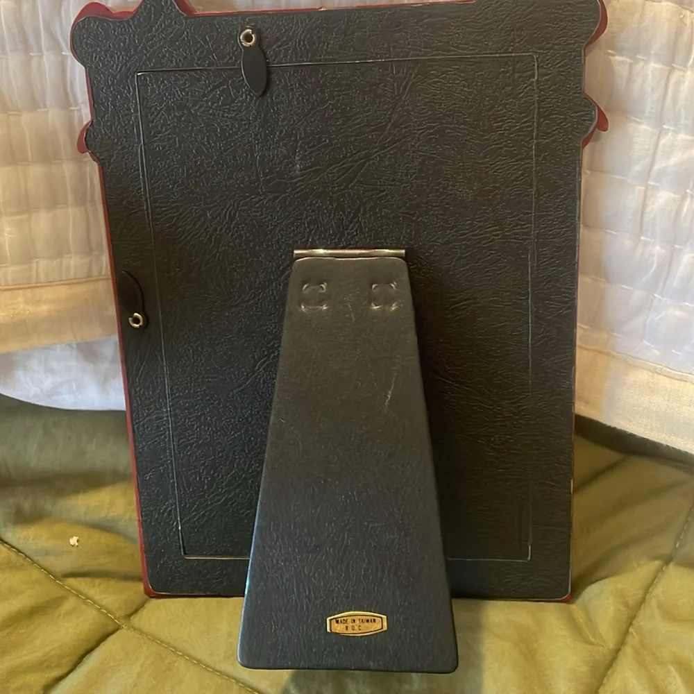 Picture frame.  5” x 7 “ Unbranded